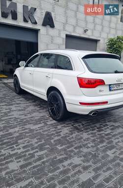 Позашляховик / Кросовер Audi Q7 2013 в  фото 4 Позашляховик / Кросовер Audi Q7 2013 в