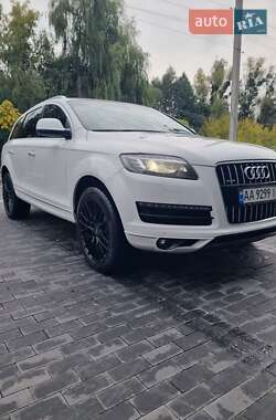 Позашляховик / Кросовер Audi Q7 2013 в  фото 9 Позашляховик / Кросовер Audi Q7 2013 в