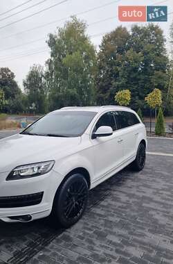 Позашляховик / Кросовер Audi Q7 2013 в  фото 14 Позашляховик / Кросовер Audi Q7 2013 в