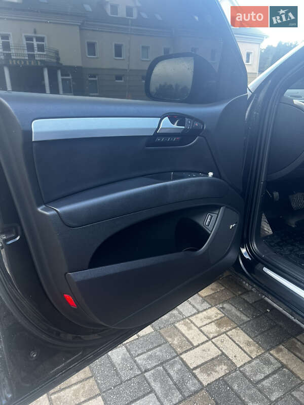 Внедорожник / Кроссовер Audi Q7 2015 в Судовой Вишне