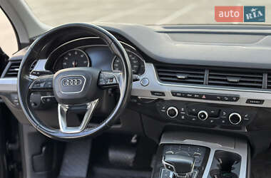 Позашляховик / Кросовер Audi Q7 2017 в  фото 36 Позашляховик / Кросовер Audi Q7 2017 в