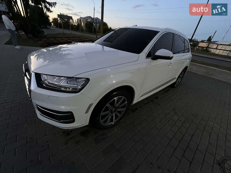 Внедорожник / Кроссовер Audi Q7 2016 в Корсуне-Шевченковском фото 3 Внедорожник / Кроссовер Audi Q7 2016 в Корсуне-Шевченковском