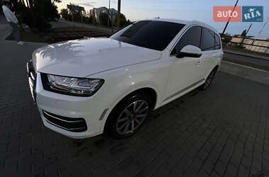 Позашляховик / Кросовер Audi Q7 2016 в 