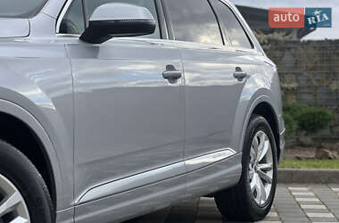 Позашляховик / Кросовер Audi Q7 2015 в  фото 15 Позашляховик / Кросовер Audi Q7 2015 в