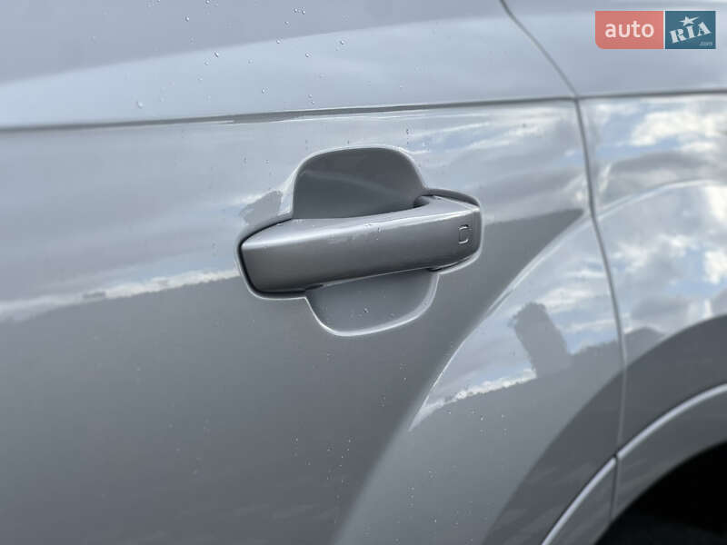 Внедорожник / Кроссовер Audi Q7 2015 в Стрые