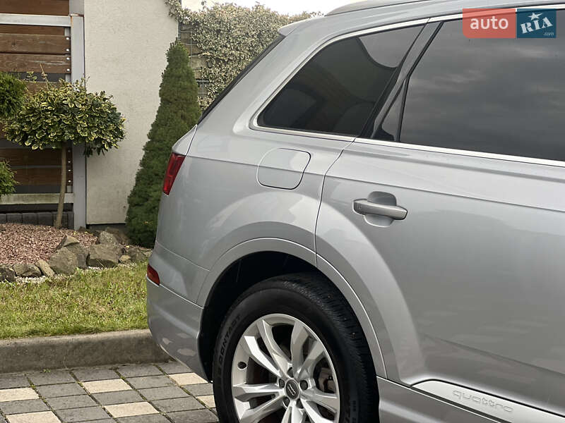 Внедорожник / Кроссовер Audi Q7 2015 в Стрые