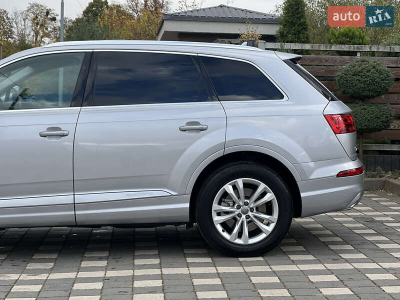 Внедорожник / Кроссовер Audi Q7 2015 в Стрые