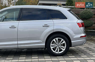 Позашляховик / Кросовер Audi Q7 2015 в  фото 59 Позашляховик / Кросовер Audi Q7 2015 в