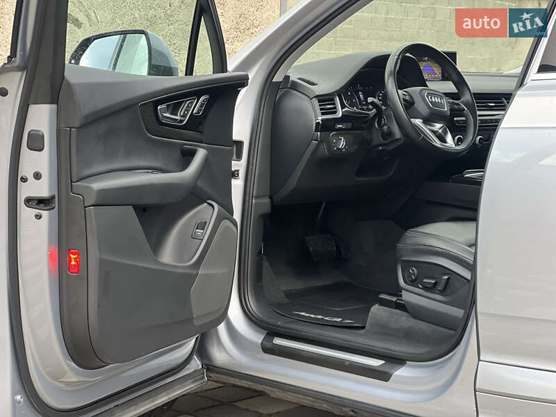 Внедорожник / Кроссовер Audi Q7 2015 в Стрые