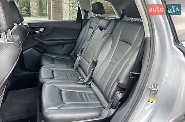 Позашляховик / Кросовер Audi Q7 2015 в  фото 91 Позашляховик / Кросовер Audi Q7 2015 в