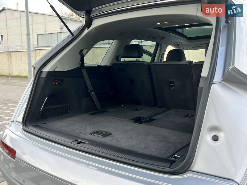 Внедорожник / Кроссовер Audi Q7 2015 в Стрые