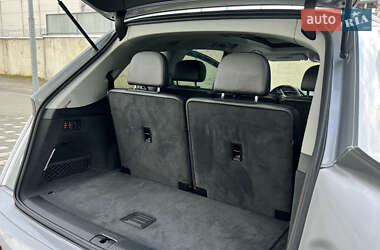 Позашляховик / Кросовер Audi Q7 2015 в  фото 98 Позашляховик / Кросовер Audi Q7 2015 в