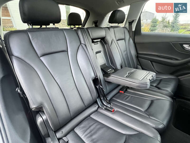 Внедорожник / Кроссовер Audi Q7 2015 в Стрые