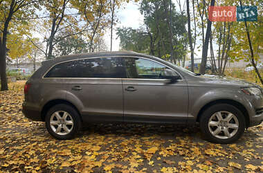 Позашляховик / Кросовер Audi Q7 2011 в 