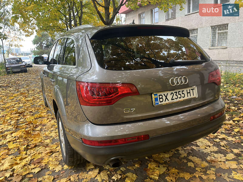 Внедорожник / Кроссовер Audi Q7 2011 в Нетешине