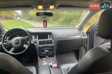 Позашляховик / Кросовер Audi Q7 2011 в 