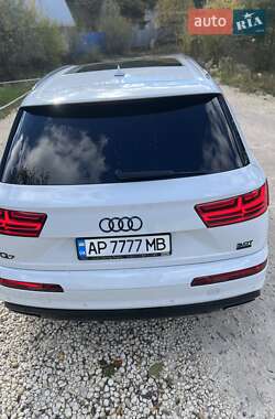 Внедорожник / Кроссовер Audi Q7 2017 в 