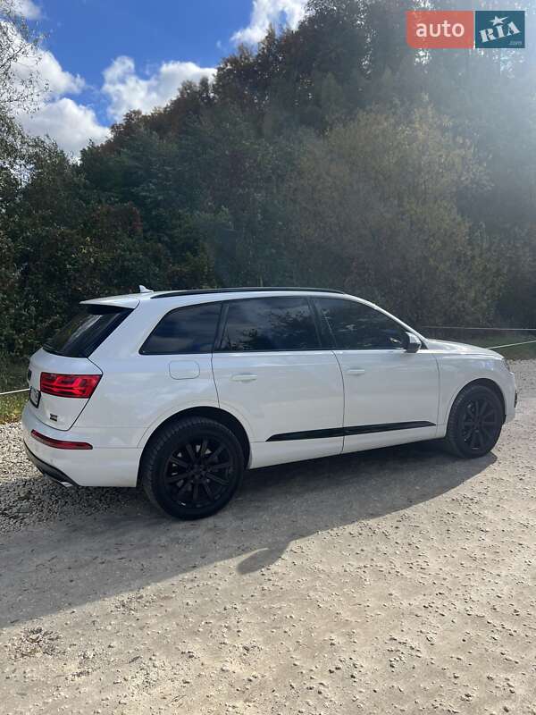 Внедорожник / Кроссовер Audi Q7 2017 в Львове