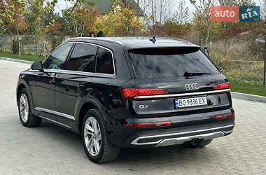Внедорожник / Кроссовер Audi Q7 2020 в 