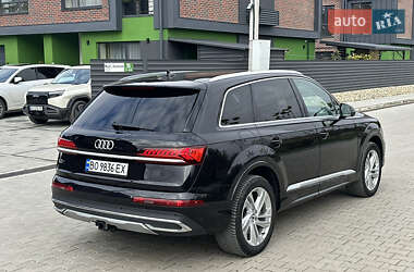Внедорожник / Кроссовер Audi Q7 2020 в 