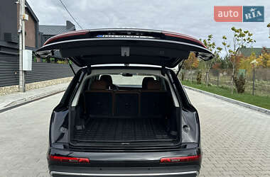 Внедорожник / Кроссовер Audi Q7 2020 в 