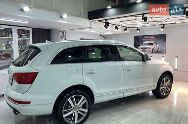 Внедорожник / Кроссовер Audi Q7 2013 в Черновцах