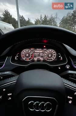 Внедорожник / Кроссовер Audi Q7 2017 в 