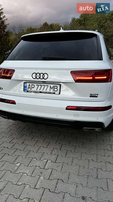 Внедорожник / Кроссовер Audi Q7 2017 в Львове