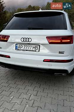 Внедорожник / Кроссовер Audi Q7 2017 в 
