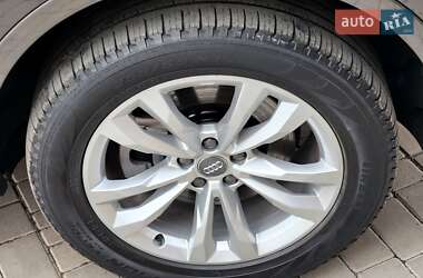 Позашляховик / Кросовер Audi Q7 2019 в 