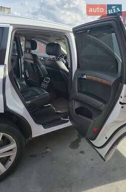 Внедорожник / Кроссовер Audi Q7 2014 в 