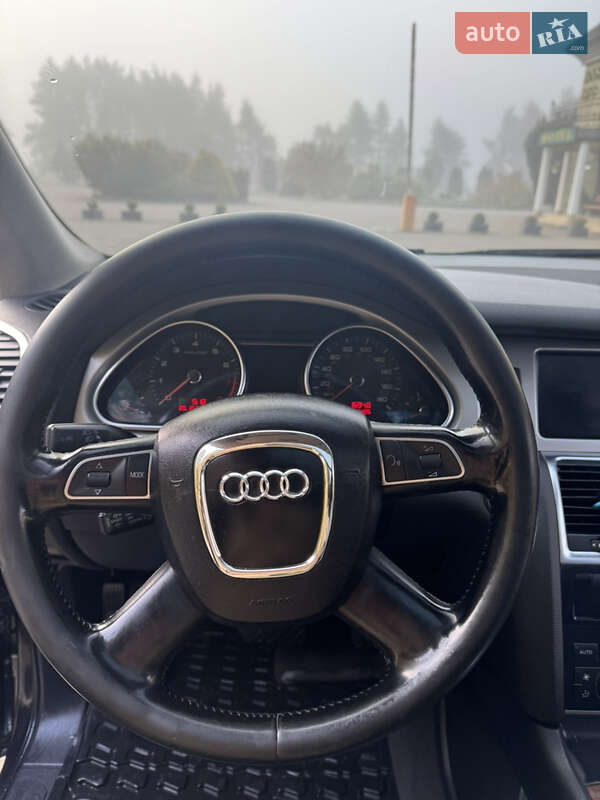 Позашляховик / Кросовер Audi Q7 2011 в Львові