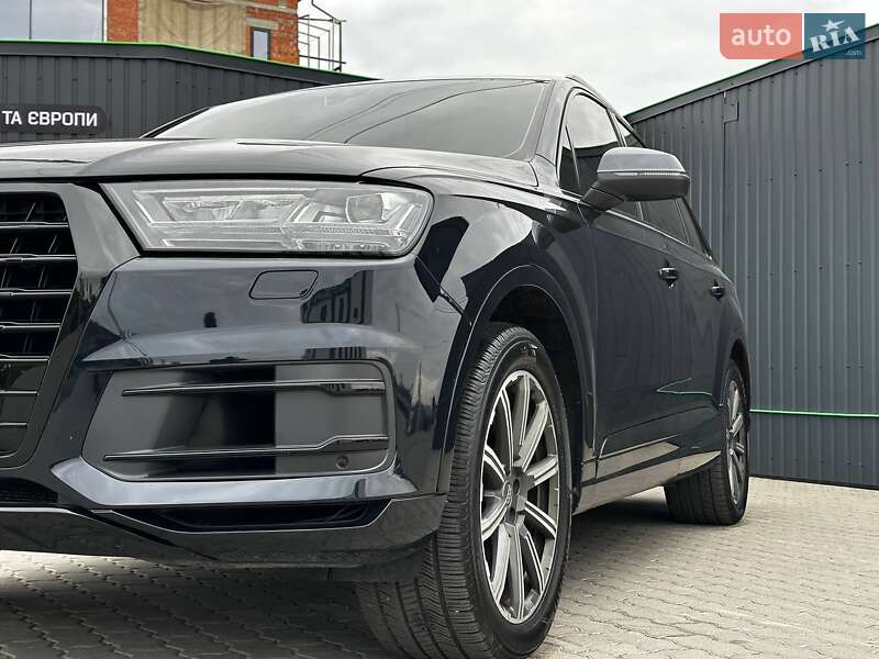 Позашляховик / Кросовер Audi Q7 2016 в Львові