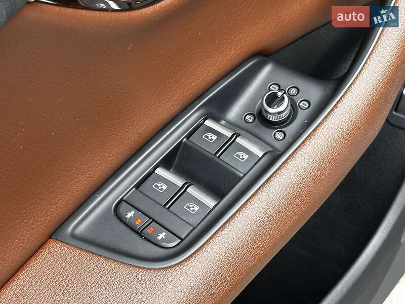 Позашляховик / Кросовер Audi Q7 2016 в Львові
