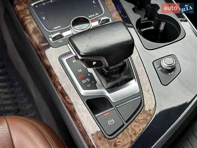 Позашляховик / Кросовер Audi Q7 2016 в Львові
