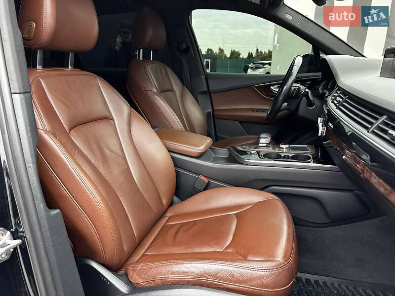 Позашляховик / Кросовер Audi Q7 2016 в Львові