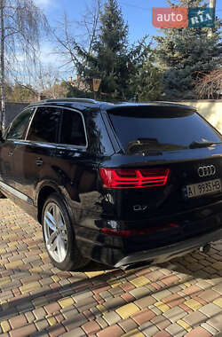 Позашляховик / Кросовер Audi Q7 2017 в 