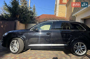 Позашляховик / Кросовер Audi Q7 2017 в 