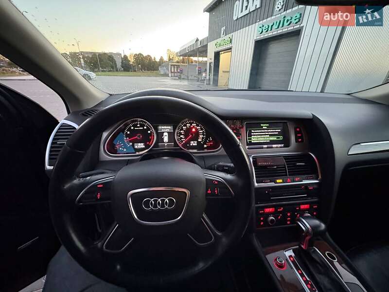 Позашляховик / Кросовер Audi Q7 2015 в Володимирі