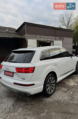 Позашляховик / Кросовер Audi Q7 2017 в  фото 2 Позашляховик / Кросовер Audi Q7 2017 в