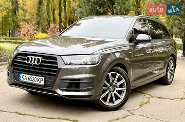 Позашляховик / Кросовер Audi Q7 2019 в Києві