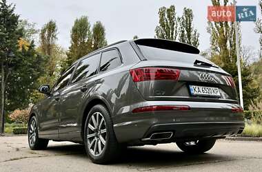 Внедорожник / Кроссовер Audi Q7 2019 в 