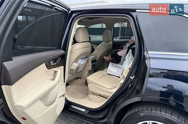 Позашляховик / Кросовер Audi Q7 2017 в 