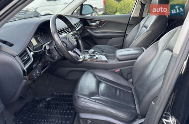 Позашляховик / Кросовер Audi Q7 2017 в 