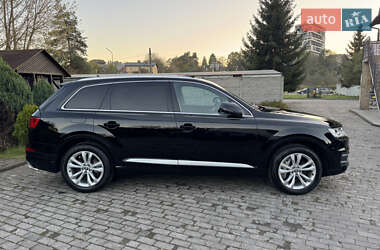Позашляховик / Кросовер Audi Q7 2017 в 