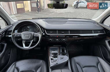 Позашляховик / Кросовер Audi Q7 2017 в 