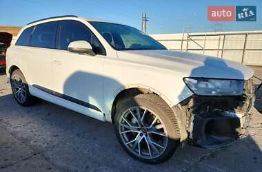 Позашляховик / Кросовер Audi Q7 2019 в 
