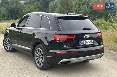 Внедорожник / Кроссовер Audi Q7 2016 в 