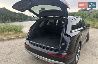 Внедорожник / Кроссовер Audi Q7 2016 в 