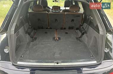 Внедорожник / Кроссовер Audi Q7 2016 в 